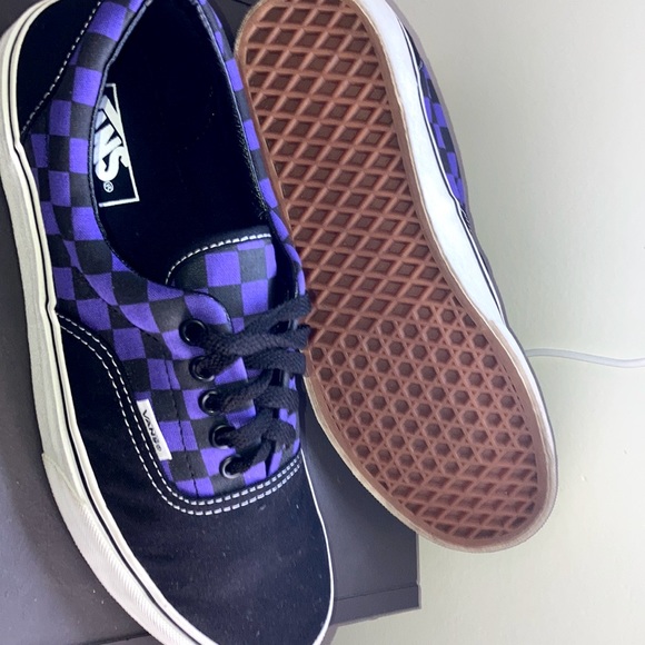 Checkerboard vans - Picture 3 of 4